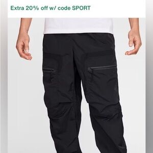 Men's Nike Tech woven cargo pants black size (L)